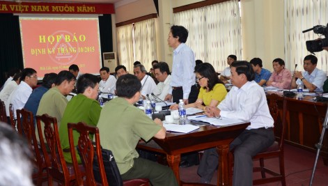 Họp báo định kỳ đầu tháng 11