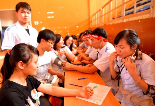 Khám sức khỏe trước khi hiến máu