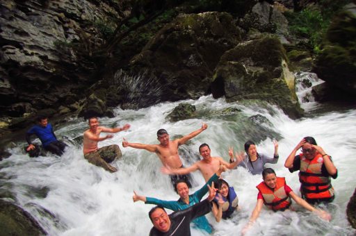 Phút thư giãn trong chuyến du lịch mạo hiểm