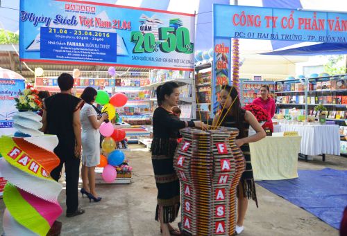 Giảm giá sách từ 20-50%