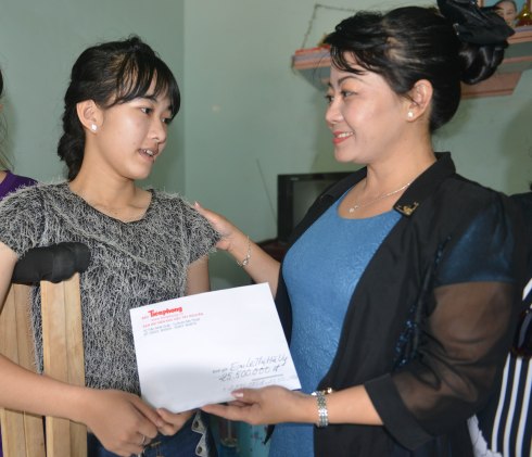 Hà Vi cảm ơn quý độc giả đã giúp đỡ