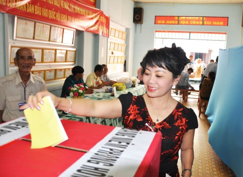 Trưởng Ban đại diện báo Tiền Phong KV Tây Nguyên thực hiện quyền cử tri trên địa bàn thường trú