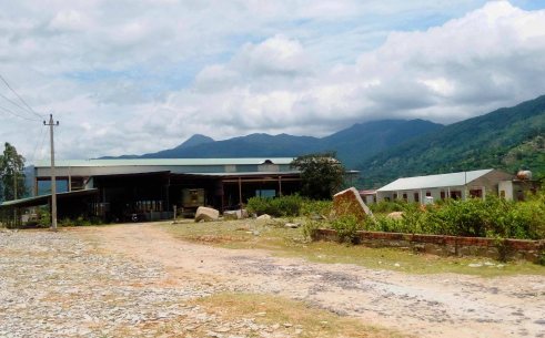 Nhà máy sơ chế đá granit của Cty Trung Văn tại thôn 3 xã Hòa Sơn