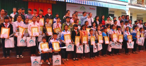 Trao học bổng Đọt chuối Non năm 2014