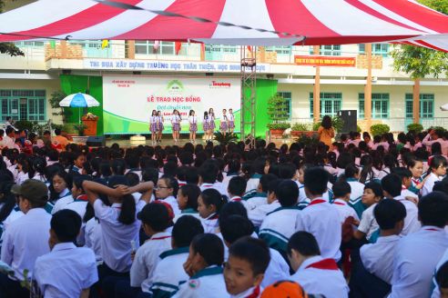 Văn nghệ sôi nổi