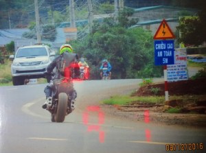 Ảnh camera chụp Hưng chạy mô tô quá tốc độ cho phép
