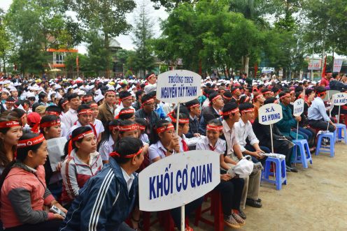 Đông đảo người dân dự lễ phát động Chủ Nhật Đỏ