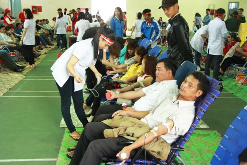 Dù ngoài trời mưa tầm tã nơi hiến máu vẫn sạch sẽ tinh tươm