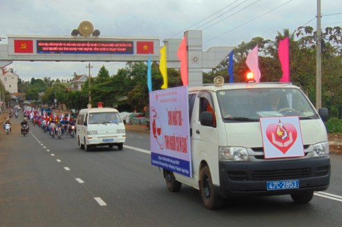 Diễu hành cổ động hiến máu