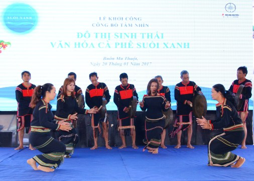 Sắc màu văn hóa dân tộc bản địa trong lễ khởi công đại dự án Đô thị Suối Xanh