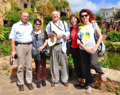 Đoàn của Hội Hữu nghị Pháp Việt vùng Choisy le Roi lần vào Đắk Lắk đầu tiên và tác giả ký sự