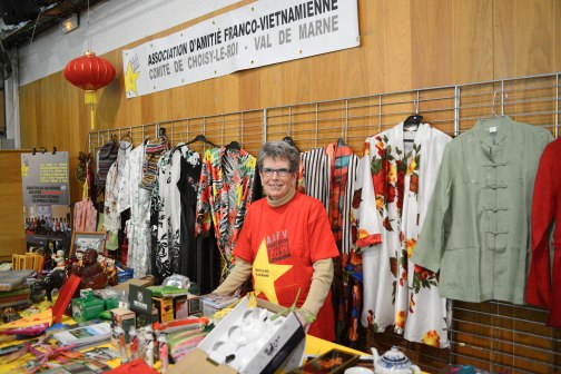 Gian hàng gây quỹ học bổng của Hội Hữu nghị Pháp Việt vùng Choisy le Roi