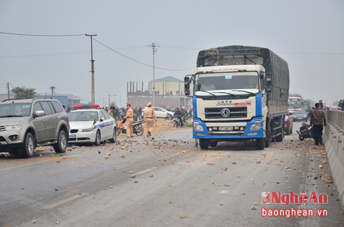 images1825391_xe_hung_gach_da